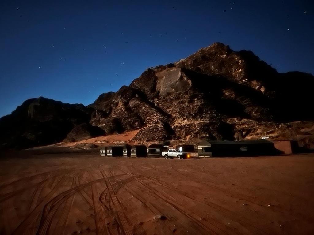 Wadi Rum Sky Tours & Camp Exterior foto