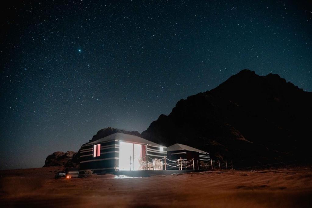 Wadi Rum Sky Tours & Camp Exterior foto